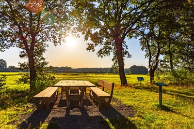 "Tischlein deck Dich!"-Rastplatz am NORDPFAD Ostetal, Foto: Björn Wengler Fotografie